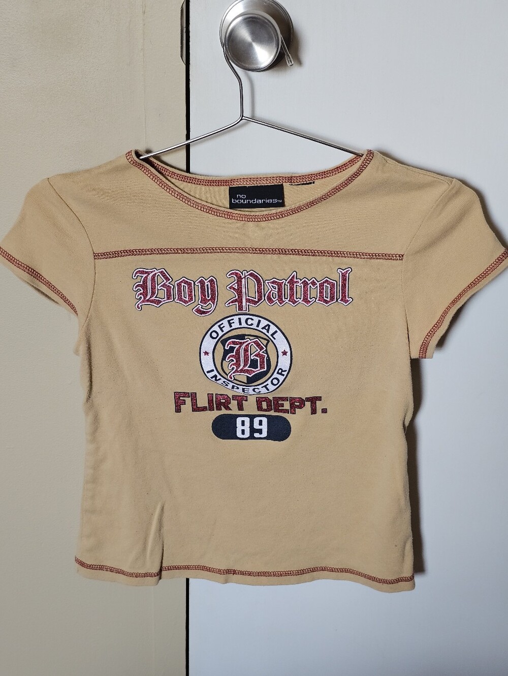 Junior Teen Girls No Boundaries Y2K Graphic Tee Shirt - No Tag Fits Like Small